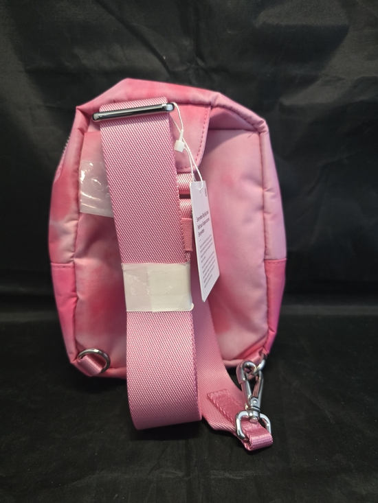 New Lululemon Everywhere Sling Bag Small 2L Colour Smoothie Print Strawberry main image 8